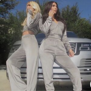 NWOT SKIMS WOMENS Track Suit in gray velour